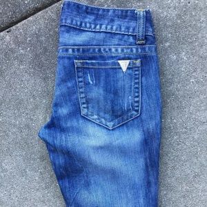 Women’s Guess Jeans Distressed Size 27 / 4